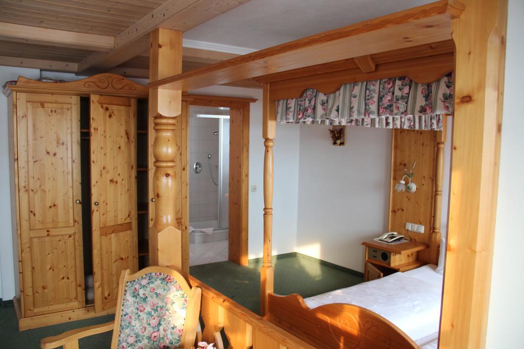 Hotel Winklerhof Holzgau Pokoj fotografie