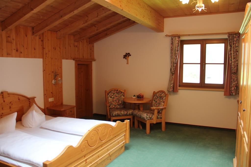 Hotel Winklerhof Holzgau Pokoj fotografie